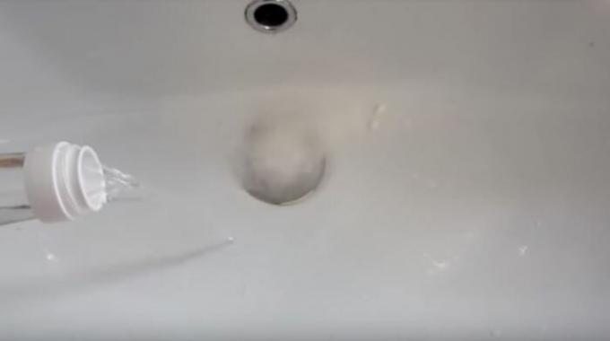כיצד לנקות את הכיור במהירות כאשר המים חדל לרדת לטמיון