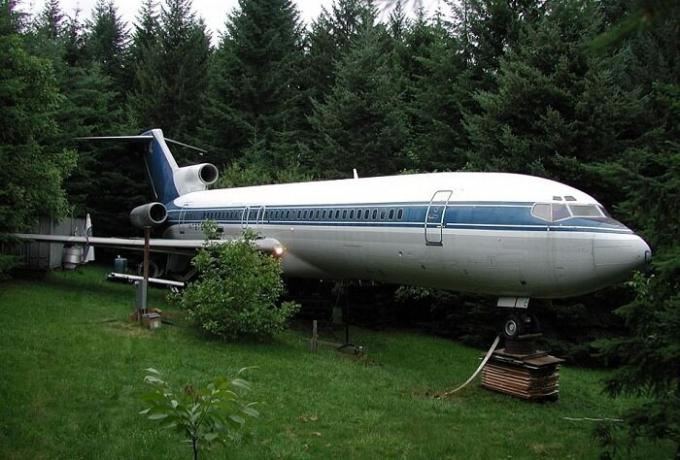 חלומות התגשמו: האיש הפך את המטוס לתוך הבית.