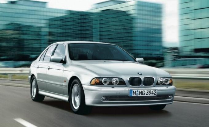BMW E39 בגוף - אחד הדגמים הטובים ביותר של החברה הבווארית בשוק המשני במשך עשרים השנים האחרונות. | תמונה: kolesa.ru.