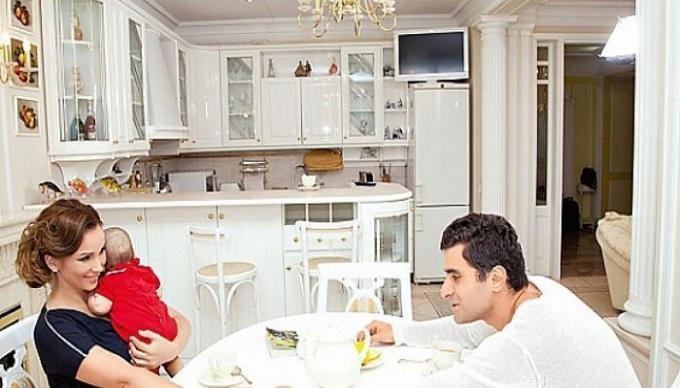 Anfisa צ'כוב עם משפחתו במטבח. | תמונה: ru.tsn.ua.
