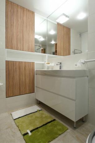 מינימליזם בעיצוב אמבטיה כדי לעזור ליצור את פן המושלמות. | תמונה: interiorsmall.ru.
