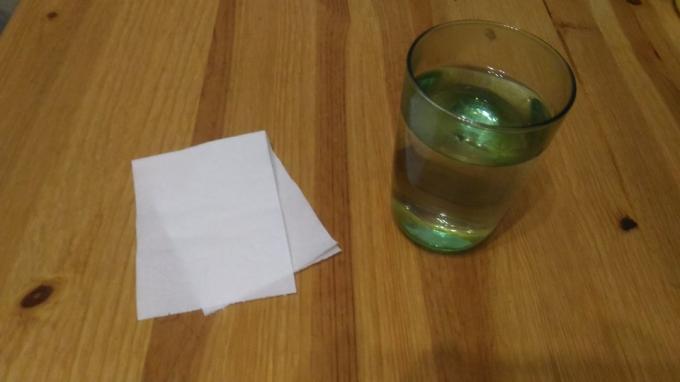 האם אפשר לזרוק נייר משומש לתוך האסלה? ניסוי.