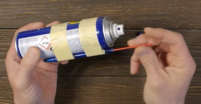 הדיור של עט כדורי - רעיון נהדר עבור צינור אחסון