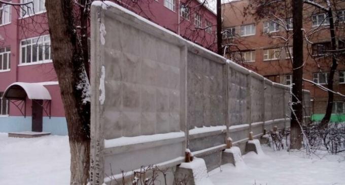 גדר עם יהלומים - אחד הפרויקטים המועצות בקנה מידה גדול.