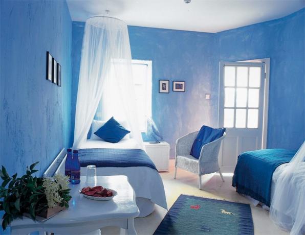תמונה של חדר שינה בכחול
