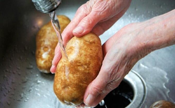 השיטה כמו תפוחי אדמה לבשל מהר בזמנים ללא סירים כרגיל
