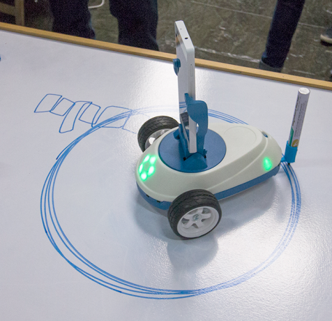 Robobo חינוכית רובוט יכול אפילו לצייר