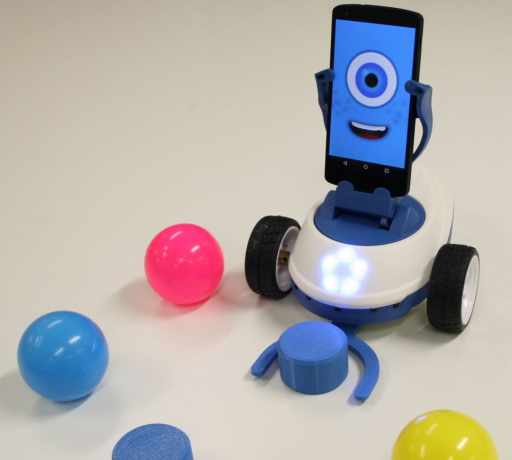 Robobo חינוכית הרובוט מבצע פעולות המתוכנתות על ידי המשתמש