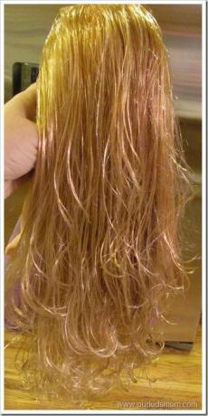 כיצד להתיר את שיער בובת הצעצועים האהובים לגבות את הטופס הקודם