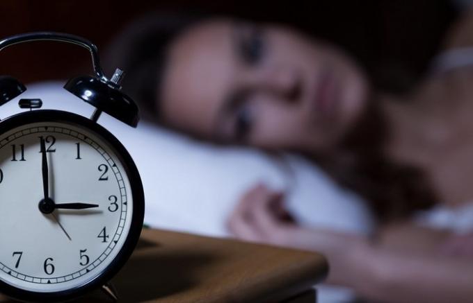 "Can not שינה?": הטריק הפשוט עזרה תקבל לישון אפילו עם נדודי שינה