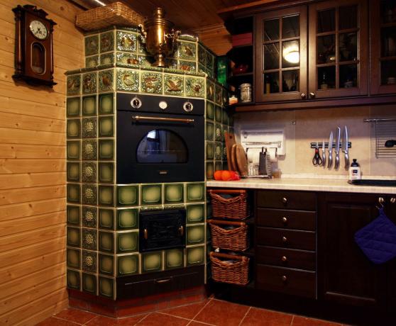 כיריים לבנים למטבח (36 תמונות), תנור רוסי עצים בפנים המטבח, עיצוב DIY: הוראות, הדרכות צילום ווידאו, מחיר
