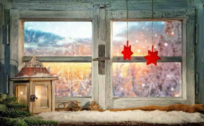 15 רעיונות איך לקשט את הבית או קוטג לחג המולד