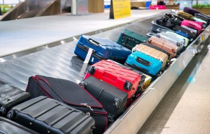 כיצד להגן על עצמך מפני פתיחת המזוודה בשדה התעופה.