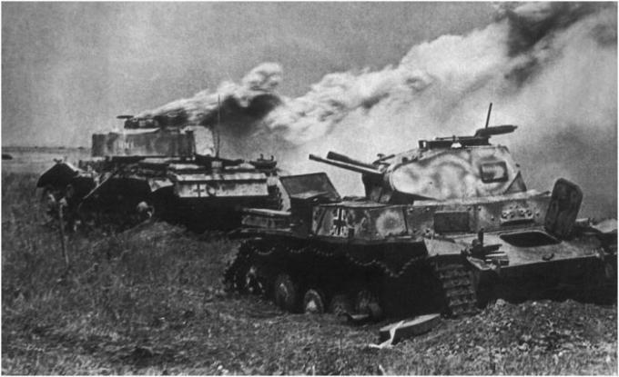 כבר במערכה הראשונה הראתה כי טנקים גרמנים אינם כה אמינים. | צילום: yandex.ua. 